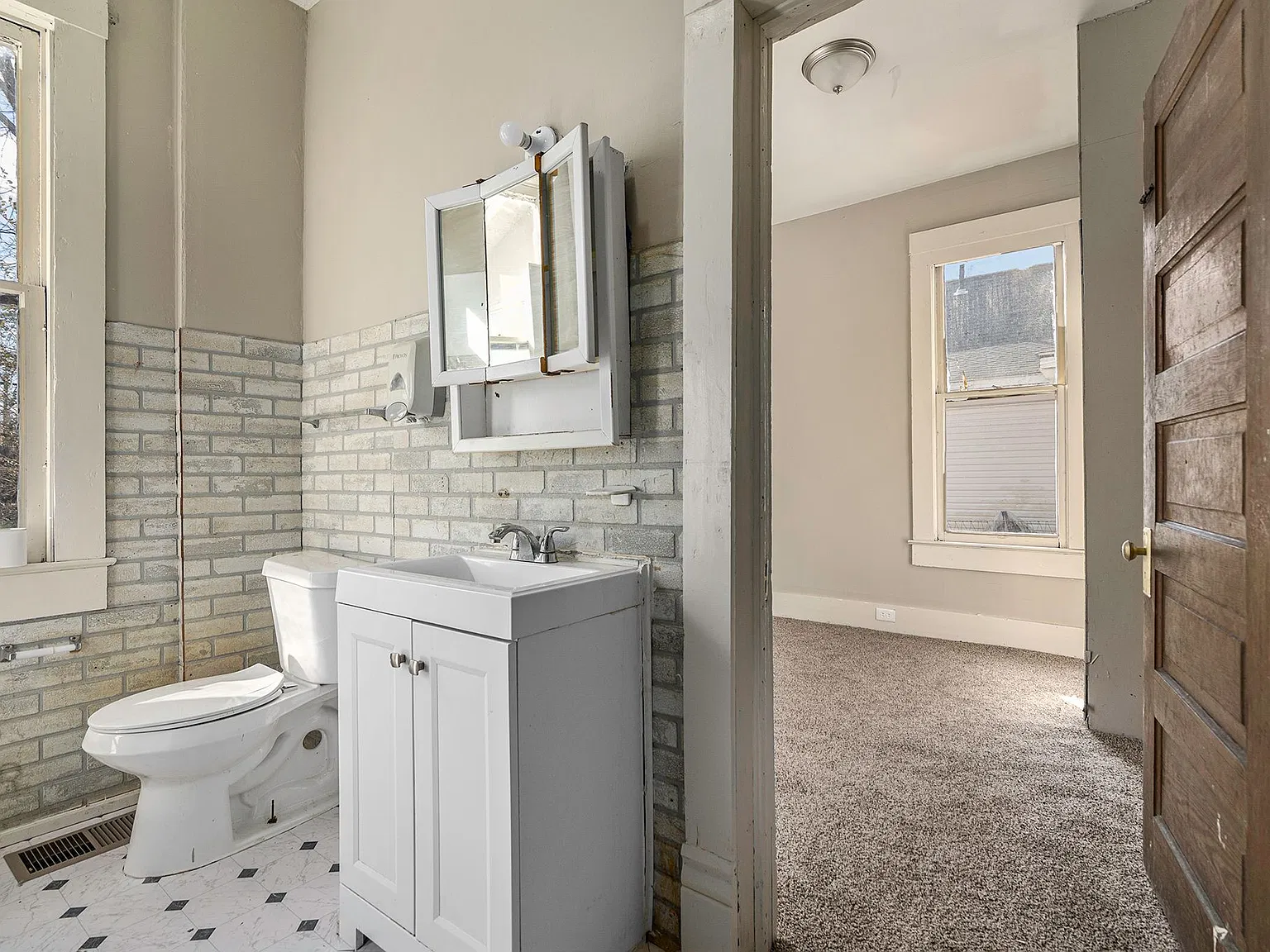 2701 Avenue H - 1 — Photo 3