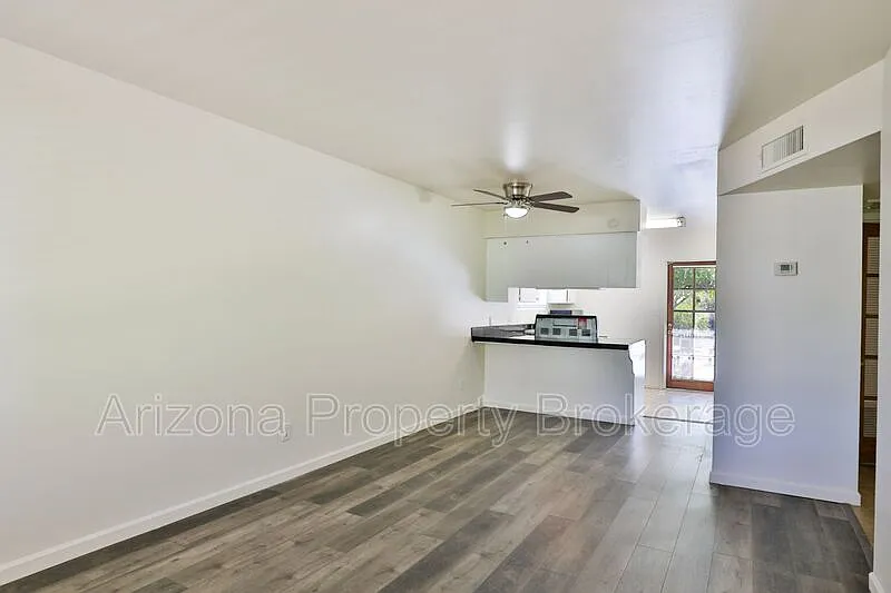 2323 S College Ave #5
