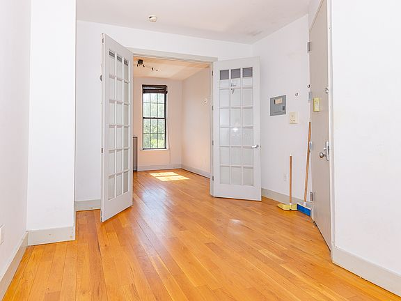 3rd image of 231 Jefferson St #5T