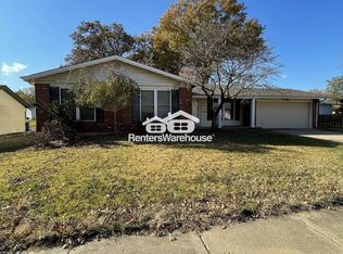 1225 Traverton Dr, Chesterfield, MO 63017