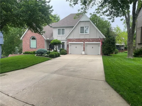 15209 Maple Ct, Overland Park, KS 66223