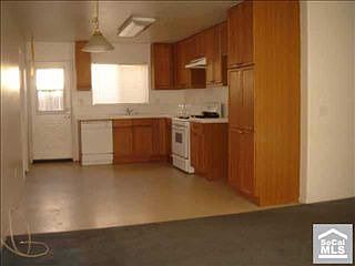 3rd image of 1275 Palisades St