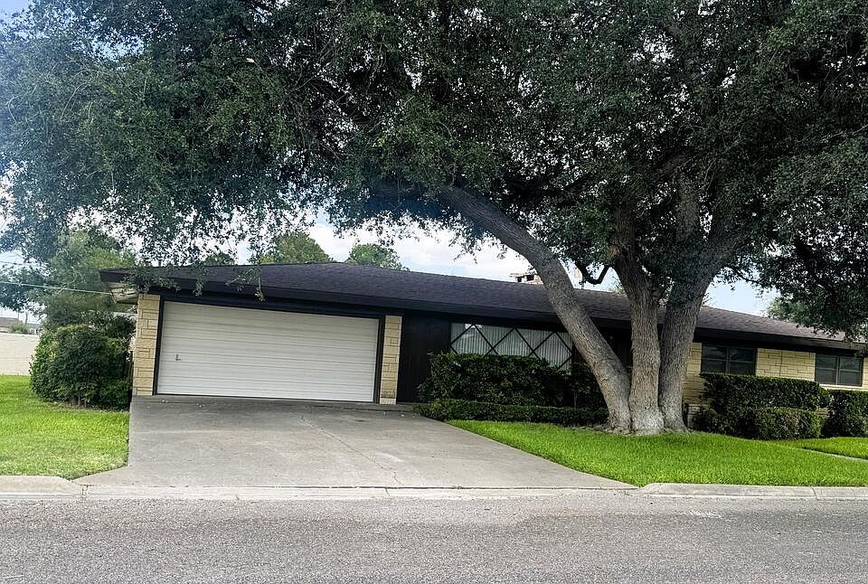 1st image of 301 S Pecos St
