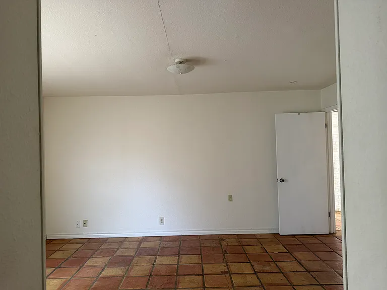 5927 Forest Knoll St — Photo 36