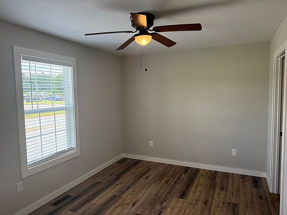 5th image of 102 Deacon Ln #D