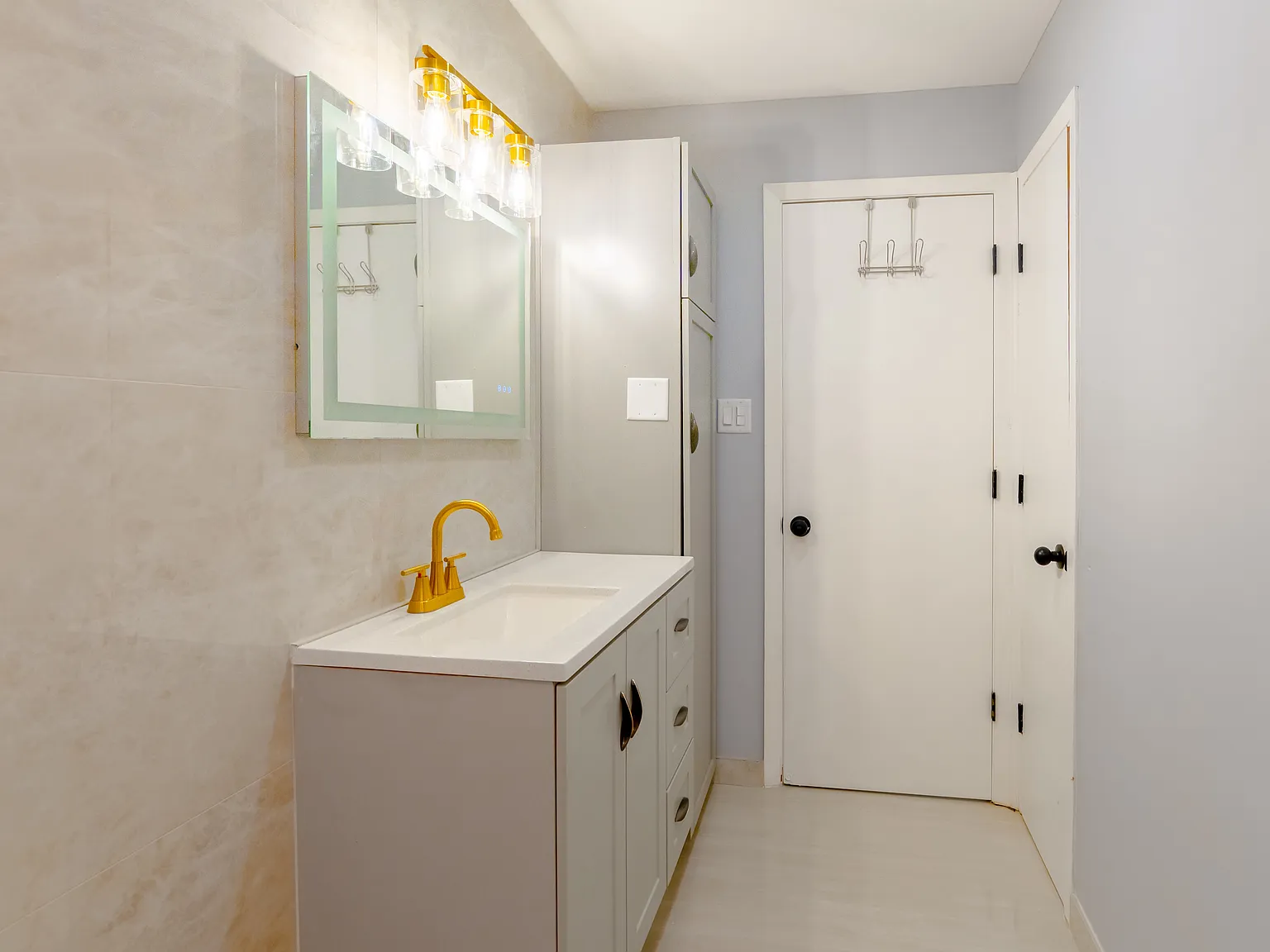 3 bed, 1315 sqft, $3,000 — Photo 2
