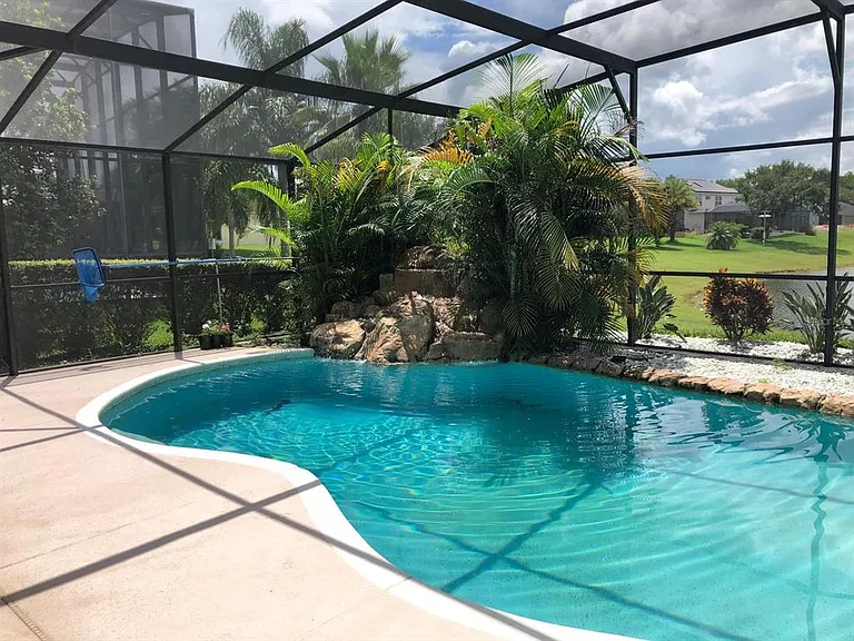 2226 Westbourne Dr — Photo 36