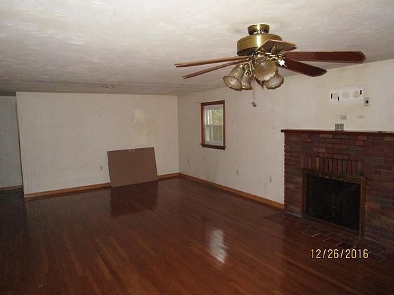 2nd image of 5 Parkwood Dr