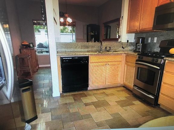 3rd image of 5055 Dominican Ct