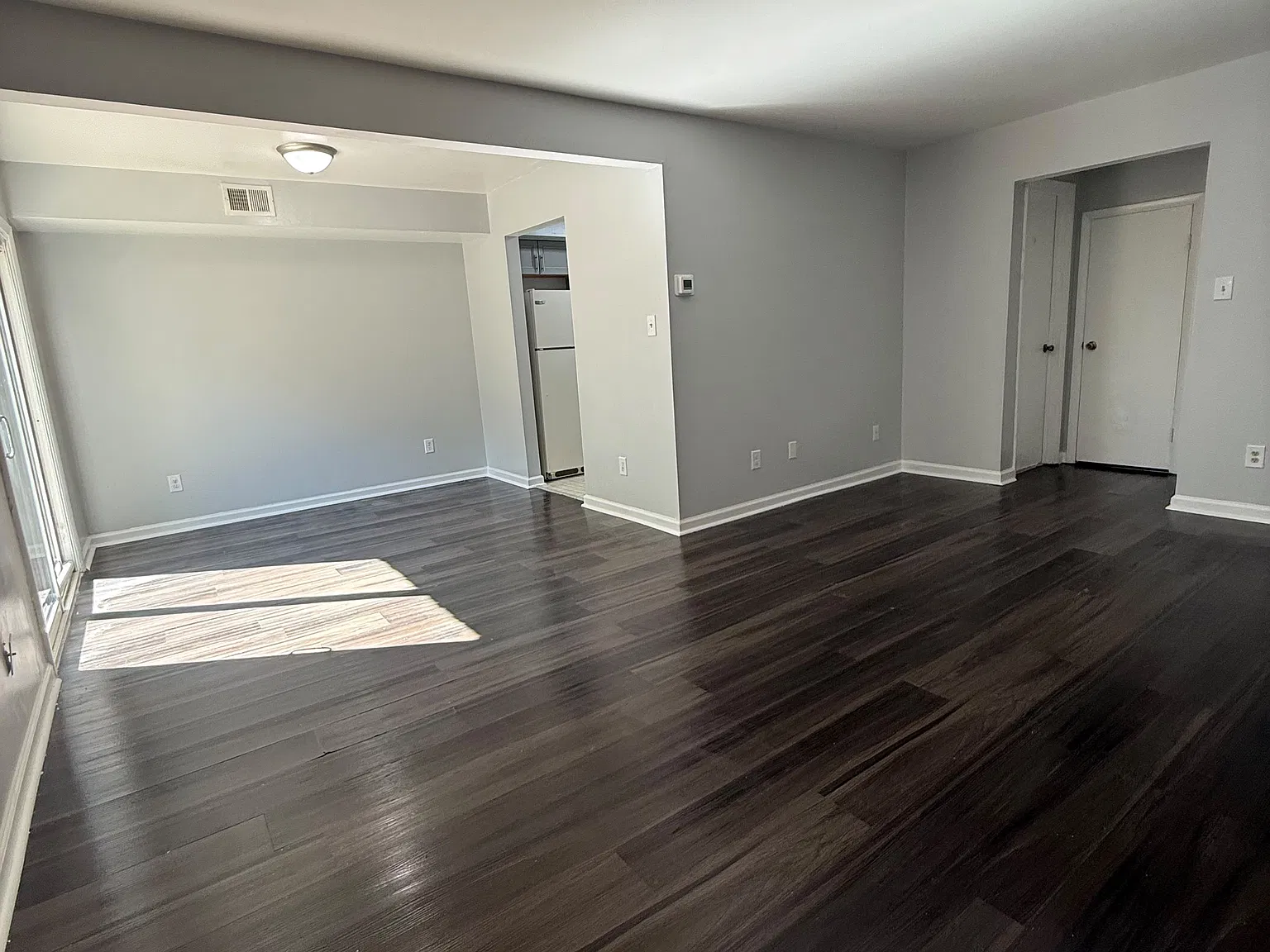 2 bed, 1.5 bath, 1100 sqft, $1,650 — Photo 2