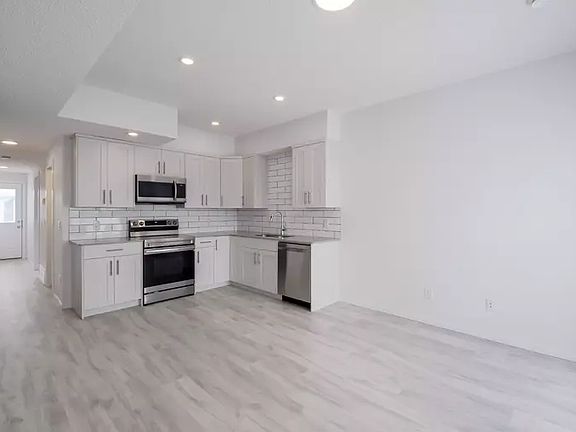 5th image of 4094 Chappelle Grn SW #1A