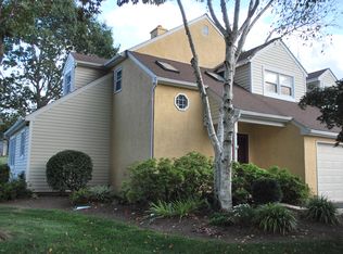 8 Hunters Run, Newtown Square, PA 19073