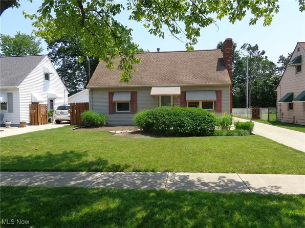 716 N Rocky River Dr, Berea, OH 44017