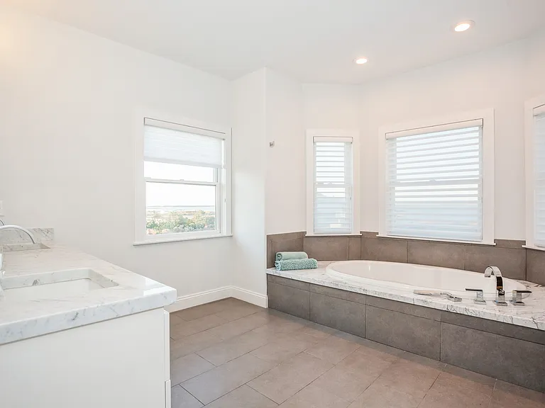 749 Dune Rd — Photo 8