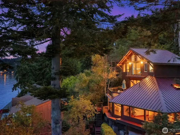 16763 Maplewild Avenue SW, Seattle, WA 98166