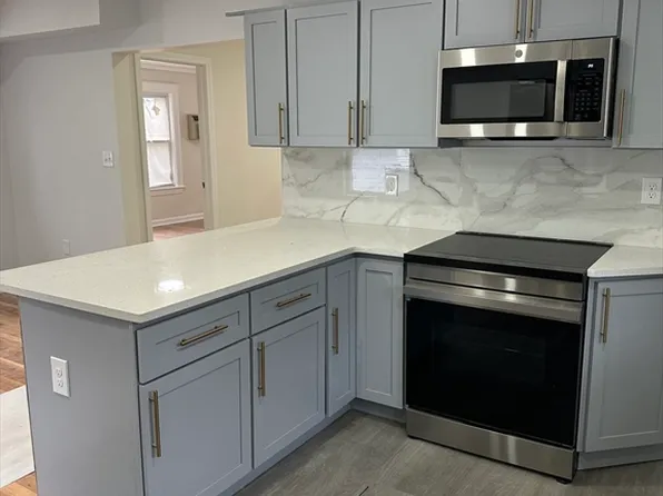 124 Manomet St, Brockton, MA 02301