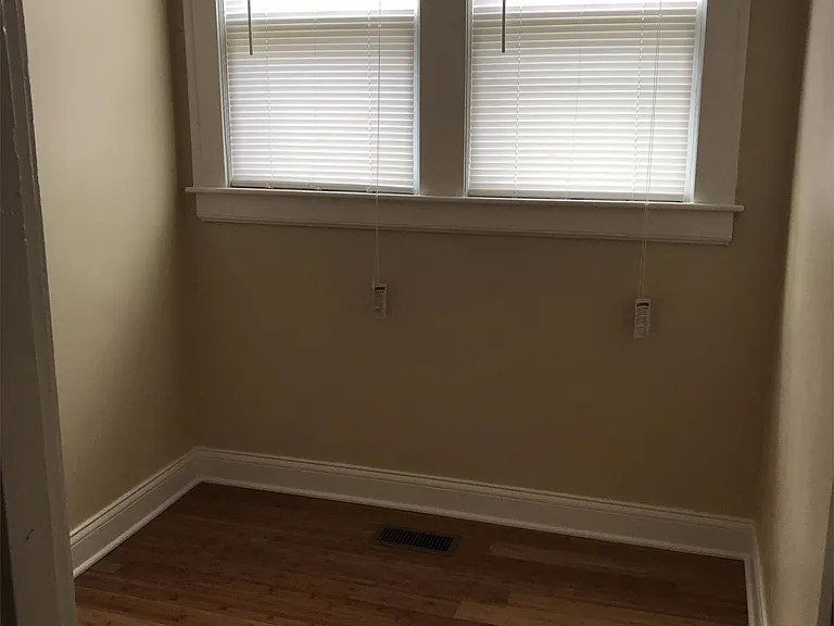 924-926 11th Avenue, Huntington WV - - — Photo 6