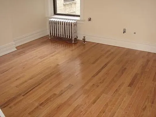 Rented by Metroline Realty | media 8