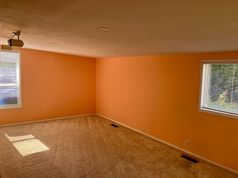 1103 Adele St — Photo 9