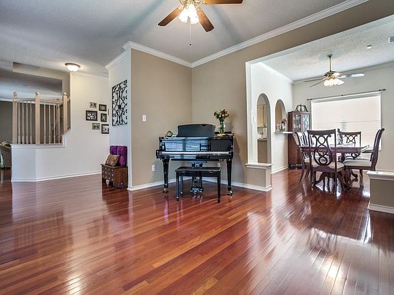5th image of 806 Andersonville Ln