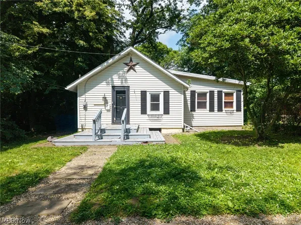 301 21st St NW, Massillon, OH 44647