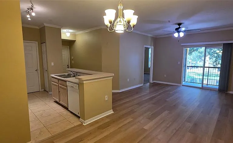 5618 Pinnacle Heights Cir #211 — Photo 8