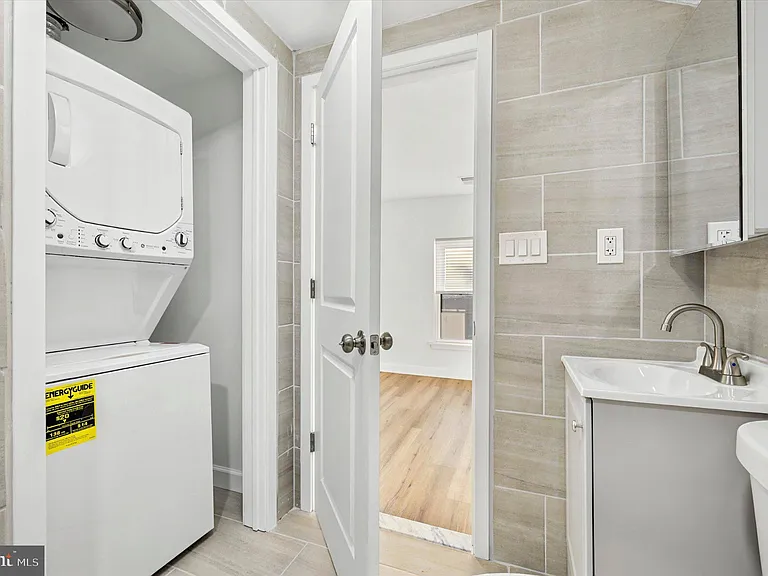 514 Ryers Ave #B — Photo 17