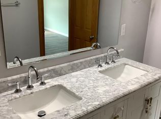 7250 Pontiac Cir, Chanhassen, MN 55317