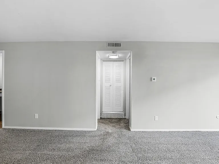 Thurber Square Apartments — Photo 17