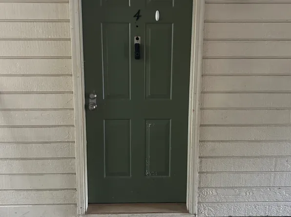 4 Federal Ct, Absecon, NJ 08205