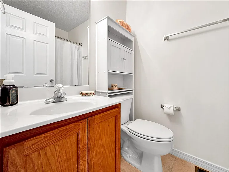 994 Scenic Oak Ln — Photo 24