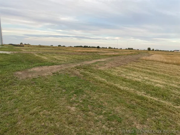 109 N Gaither Rd, Pryor, OK 74361