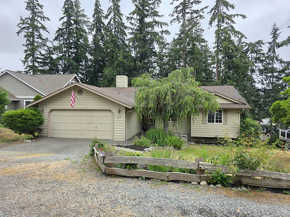 384 Selkirk Dr