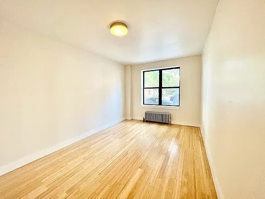 Rented by A&E Real Estate Management | media 7