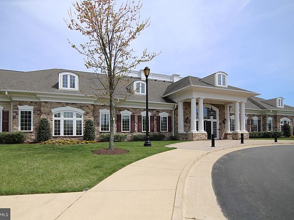 3rd image of 3788 Russett Maple Ct