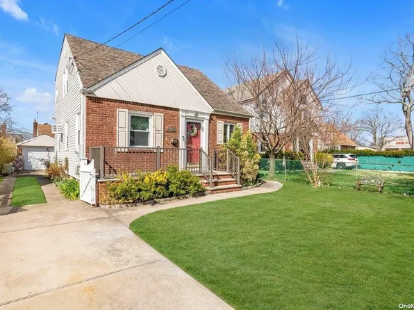 1025 Hillside Boulevard, New Hyde Park, NY 11040