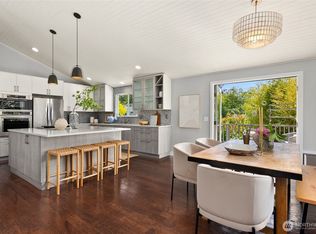 7563 NE Emerald Way, Bainbridge Island, WA 98110