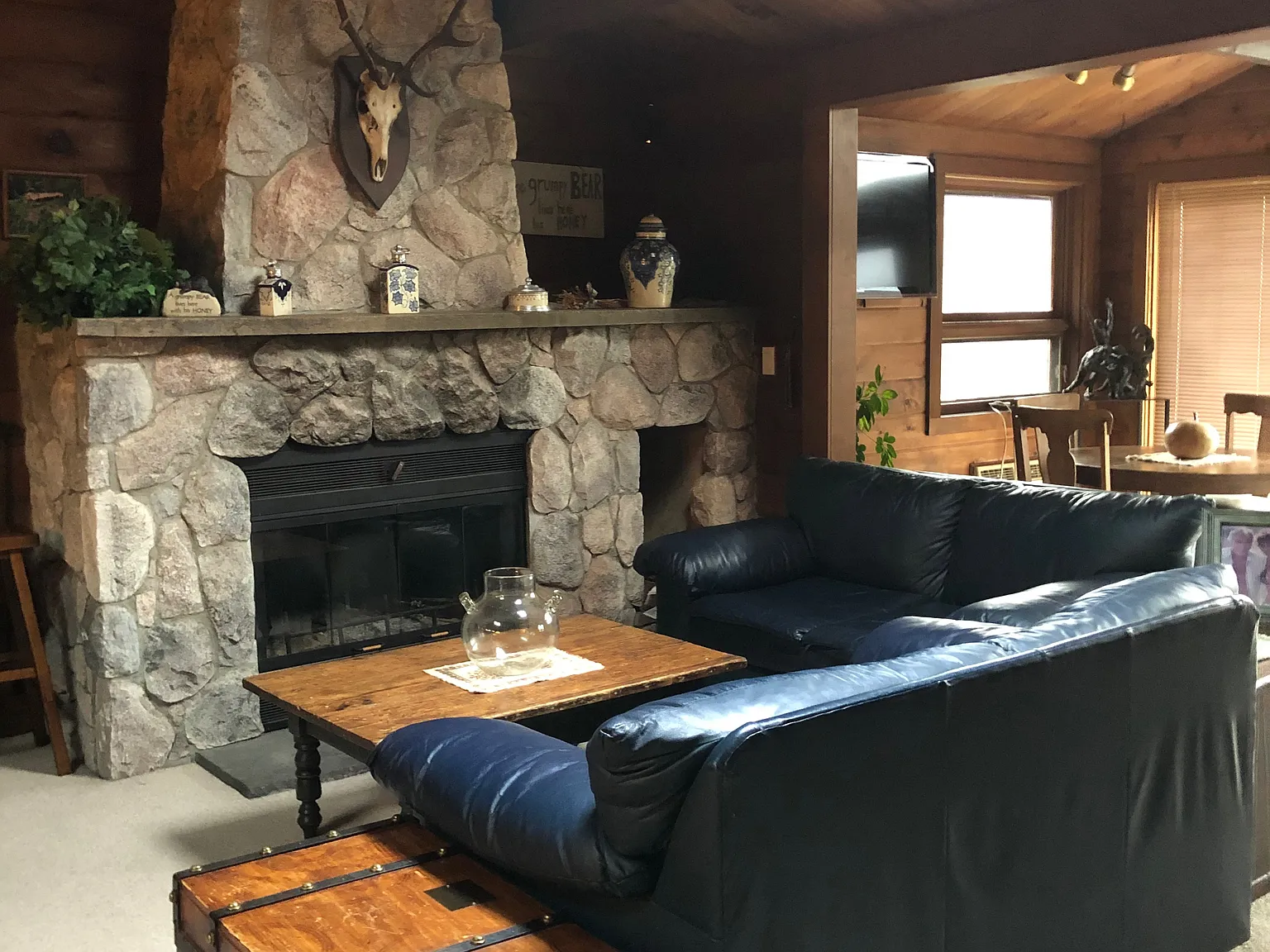 3 bed, 1957 sqft, $6,500 — Photo 1