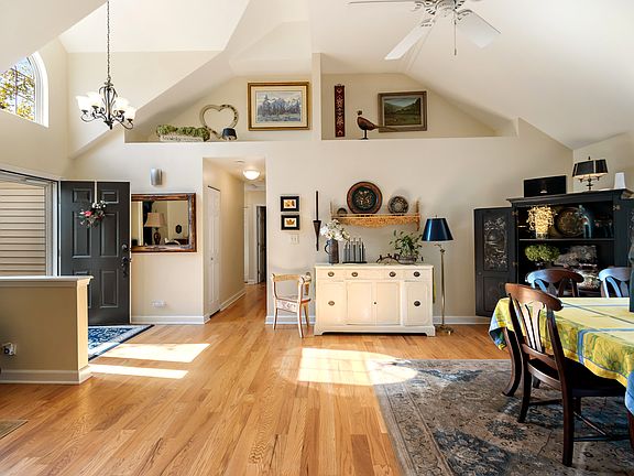 5th image of 24854 Jordan Ln