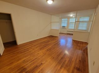 Courthouse Manor, Arlington, VA 22201