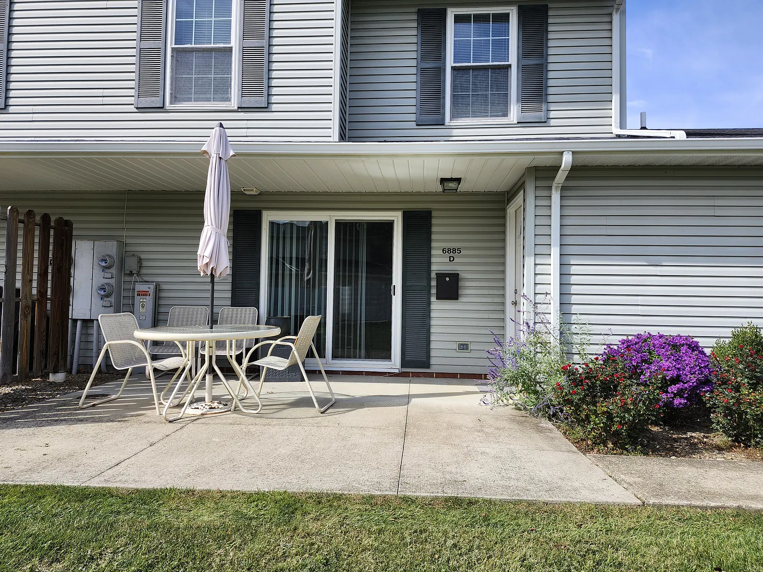 Stratford Cir, Mentor — Photo 2