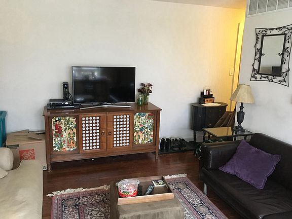 3rd image of 5335 N California Ave APT 3C