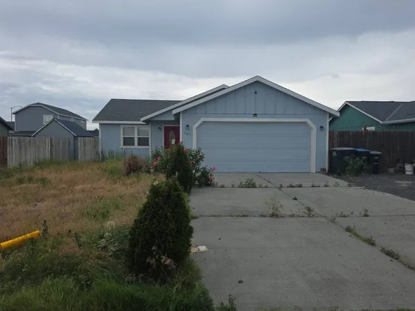 705 N Paxson Dr, Moses Lake, WA 98837