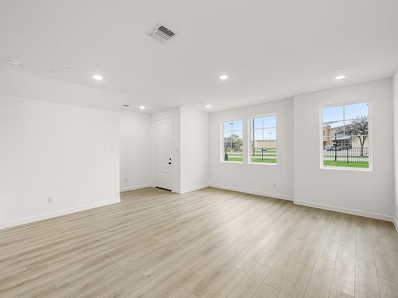 The Pointe at Capp Smith Lake - Tulane Interior Image 5