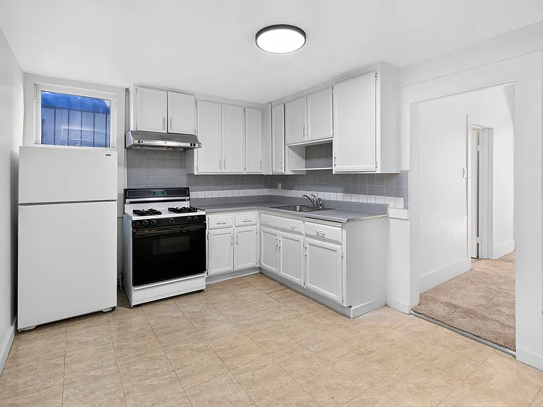 811 W Grand Ave #A — Photo 29