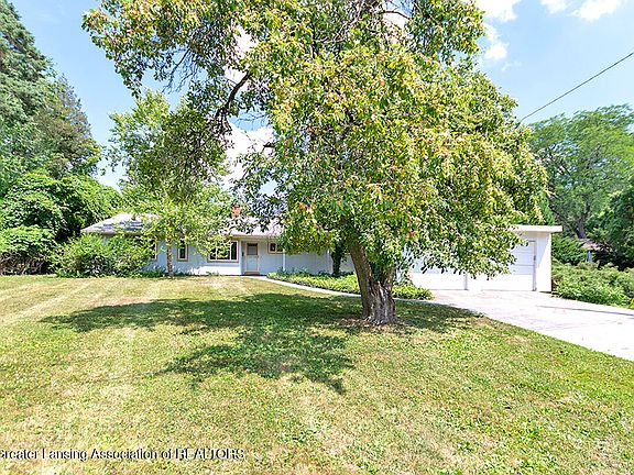 2nd image of 728 Lantern Hill Dr