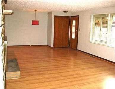 4th image of 2824 Lindale Ave