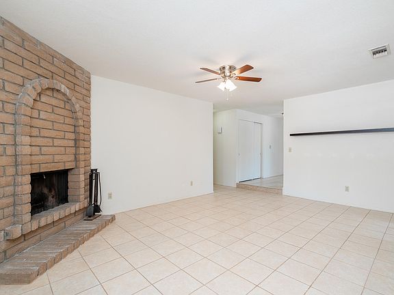 4th image of 2121 E Winchcomb Dr