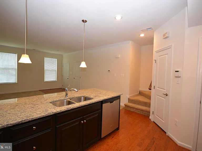 5942 Leben Dr — Photo 11