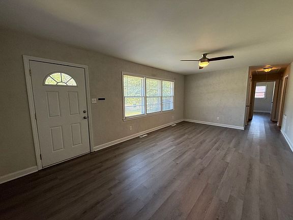 3rd image of 105 Summersill Dr